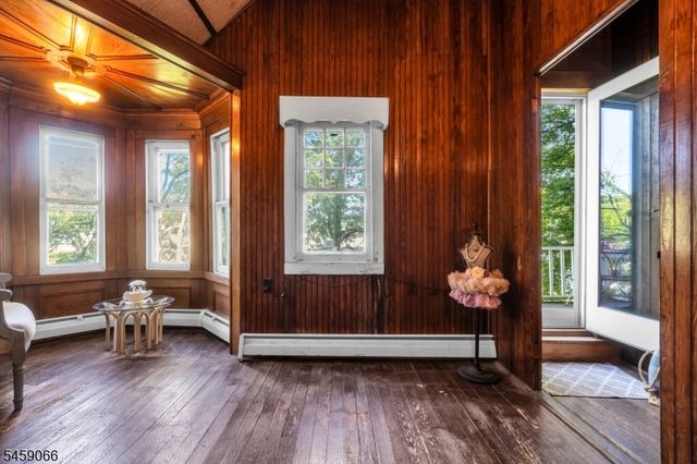 439 Lakeside Blvd, Hopatcong Boro, NJ 07843