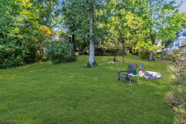439 Lakeside Blvd, Hopatcong Boro, NJ 07843