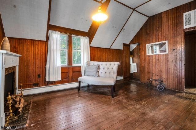 439 Lakeside Blvd, Hopatcong Boro, NJ 07843