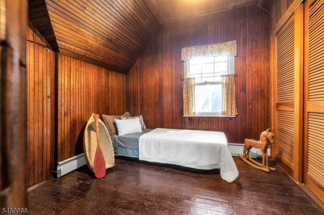 439 Lakeside Blvd, Hopatcong Boro, NJ 07843