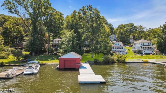 439 Lakeside Blvd, Hopatcong Boro, NJ 07843