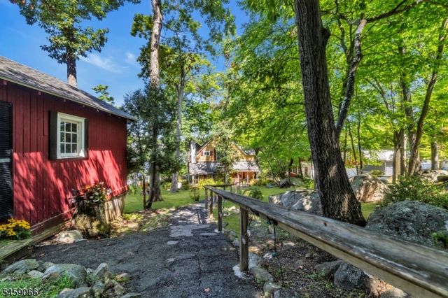 439 Lakeside Blvd, Hopatcong Boro, NJ 07843