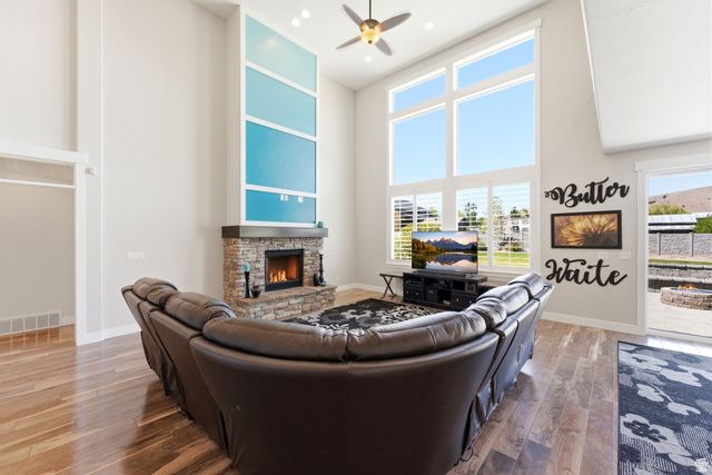 1971 E SUNNYVALE DR, Eagle Mountain, UT 84005