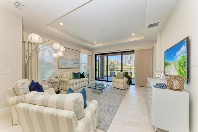 6179 MESA GLEN, Bradenton, FL 34203