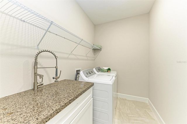 6179 MESA GLEN, Bradenton, FL 34203