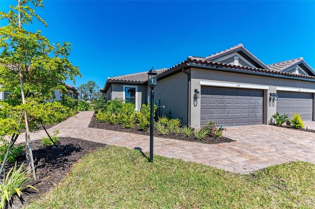 6179 MESA GLEN, Bradenton, FL 34203