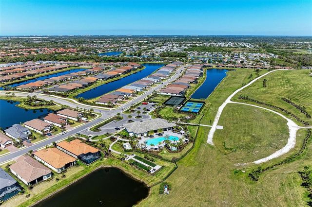 6179 MESA GLEN, Bradenton, FL 34203