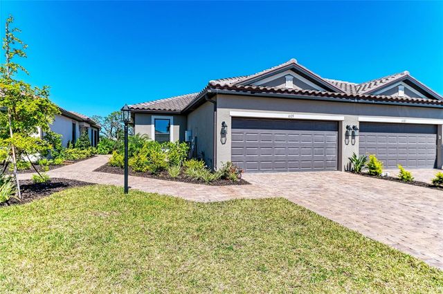 6179 MESA GLEN, Bradenton, FL 34203