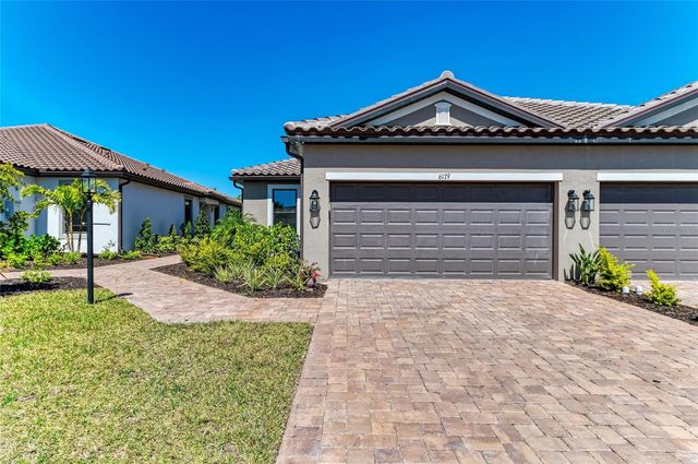 6179 MESA GLEN, Bradenton, FL 34203