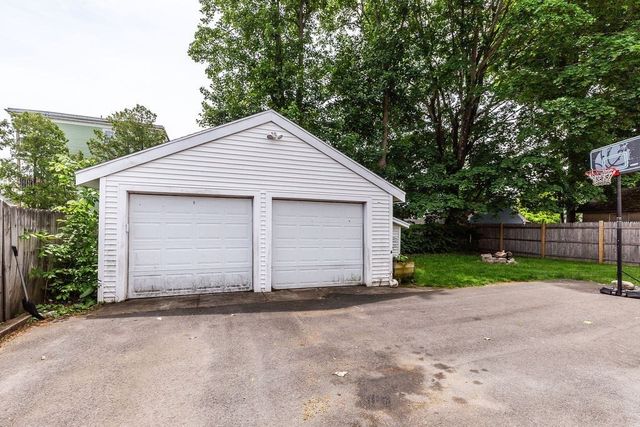 32 Park Rd 1, Brockton, MA 02301