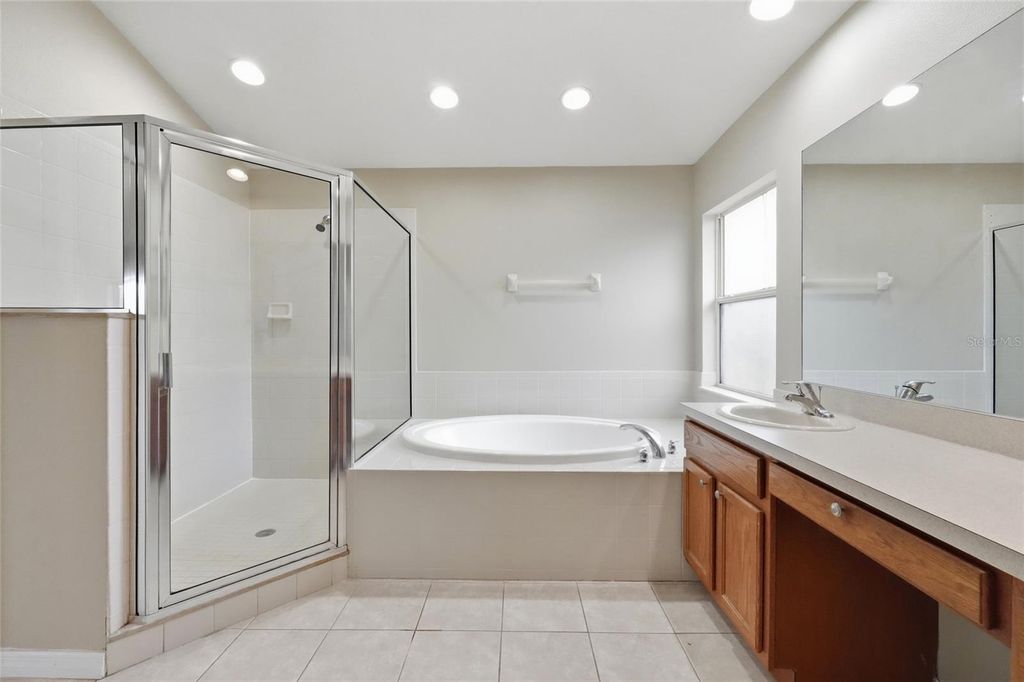 Image 22 of property listing at 6127 46TH STREET E, Bradenton, FL 34203