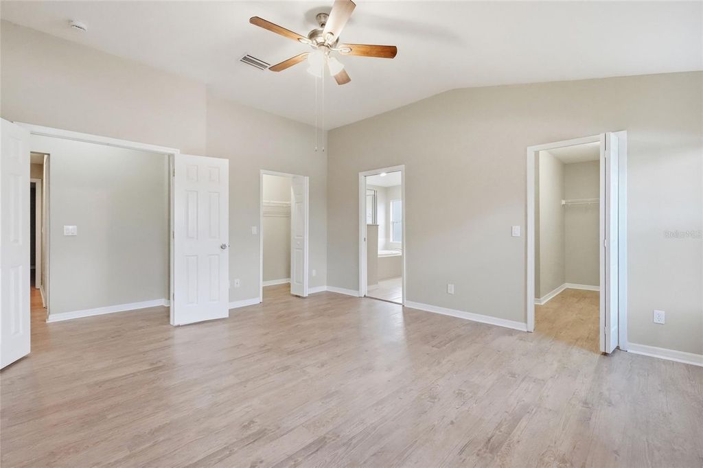 Image 26 of property listing at 6127 46TH STREET E, Bradenton, FL 34203