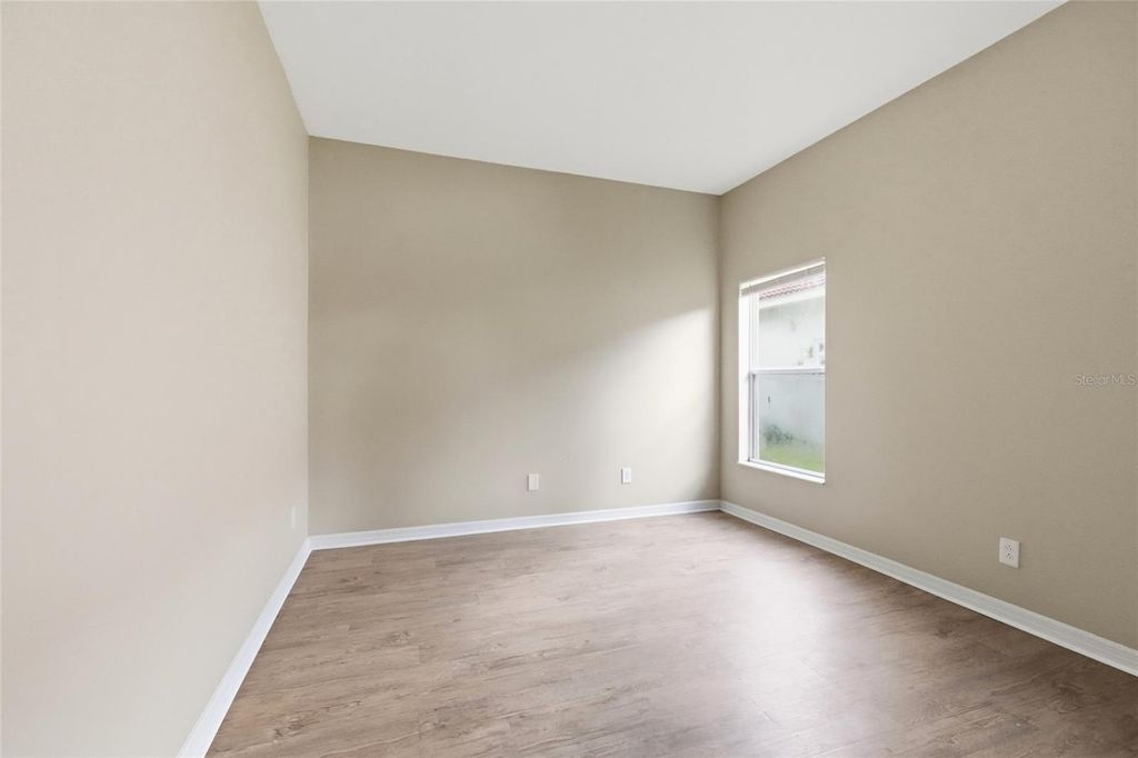 Image 40 of property listing at 6127 46TH STREET E, Bradenton, FL 34203