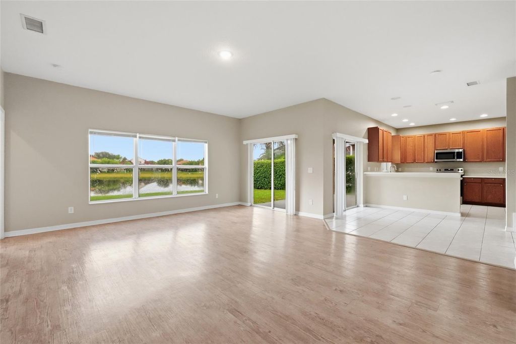 Image 53 of property listing at 6127 46TH STREET E, Bradenton, FL 34203