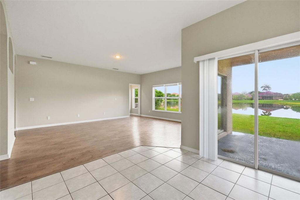 Image 55 of property listing at 6127 46TH STREET E, Bradenton, FL 34203