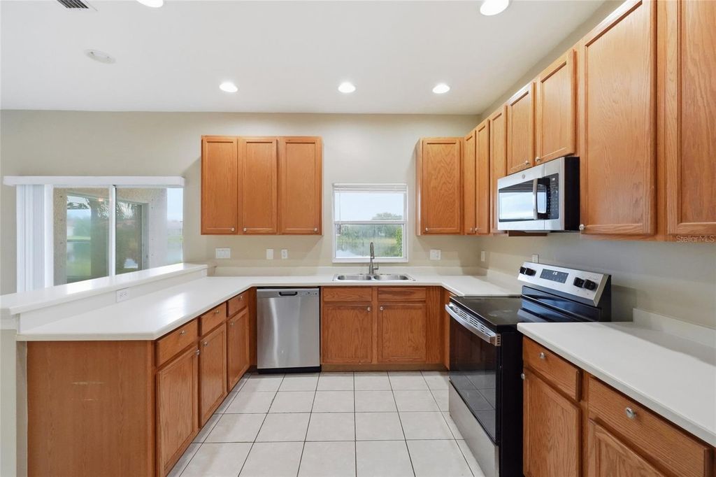 Image 60 of property listing at 6127 46TH STREET E, Bradenton, FL 34203