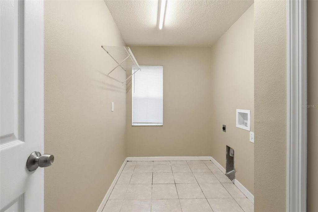 Image 62 of property listing at 6127 46TH STREET E, Bradenton, FL 34203