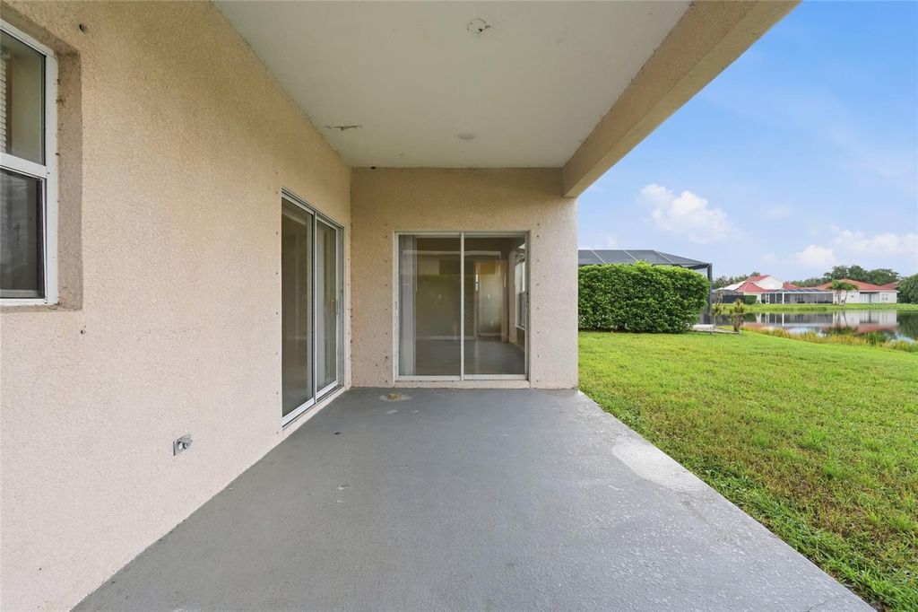 Image 68 of property listing at 6127 46TH STREET E, Bradenton, FL 34203