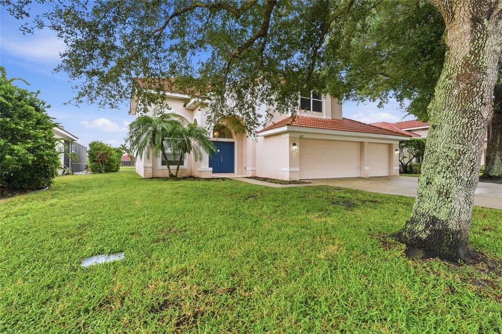 Image 9 of property listing at 6127 46TH STREET E, Bradenton, FL 34203