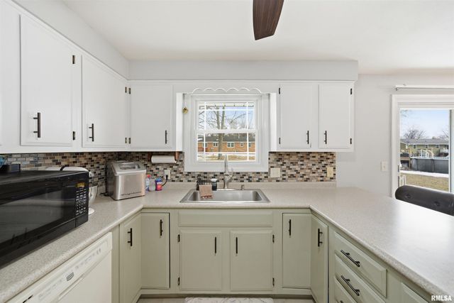 604 IVY Lane, Tremont, IL 61568