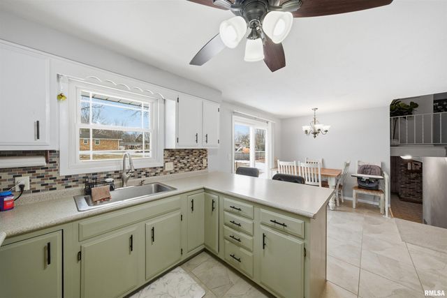 604 IVY Lane, Tremont, IL 61568