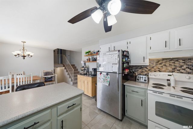 604 IVY Lane, Tremont, IL 61568