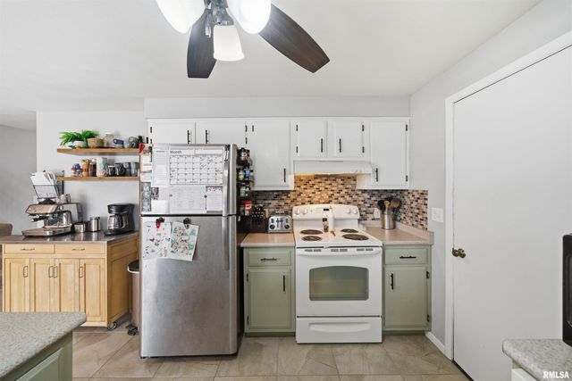 604 IVY Lane, Tremont, IL 61568