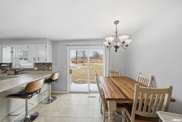 604 IVY Lane, Tremont, IL 61568