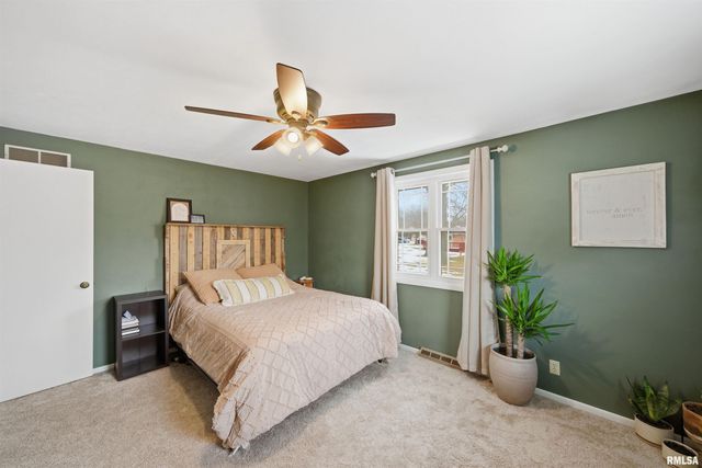 604 IVY Lane, Tremont, IL 61568