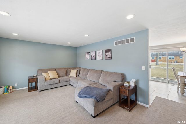 604 IVY Lane, Tremont, IL 61568