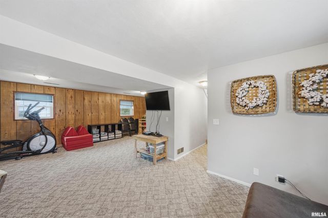 604 IVY Lane, Tremont, IL 61568