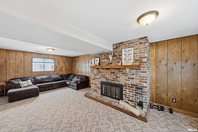 604 IVY Lane, Tremont, IL 61568