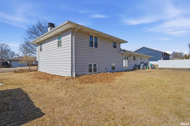 604 IVY Lane, Tremont, IL 61568