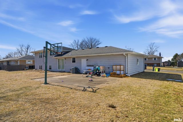 604 IVY Lane, Tremont, IL 61568