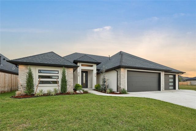 9313 NW 79th Terrace, Yukon, OK 73099