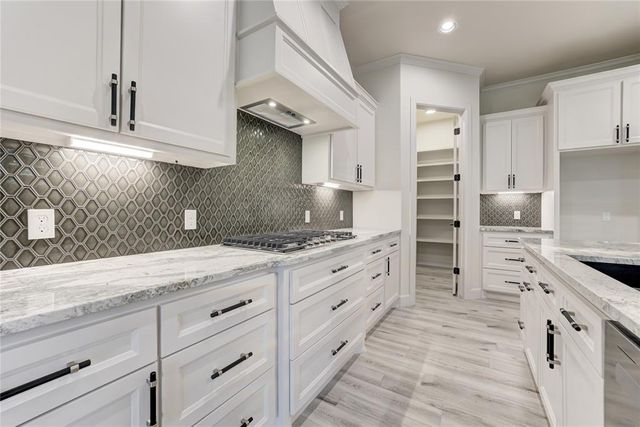 9313 NW 79th Terrace, Yukon, OK 73099