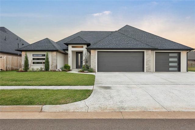 9313 NW 79th Terrace, Yukon, OK 73099