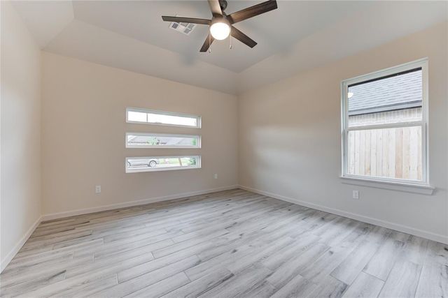 9313 NW 79th Terrace, Yukon, OK 73099