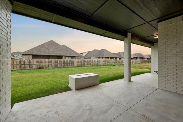 9313 NW 79th Terrace, Yukon, OK 73099