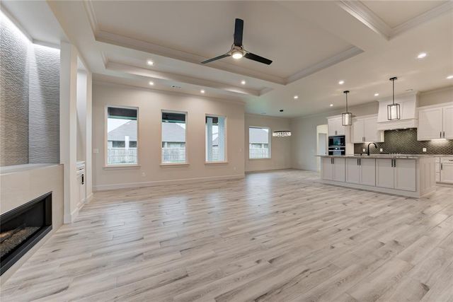 9313 NW 79th Terrace, Yukon, OK 73099