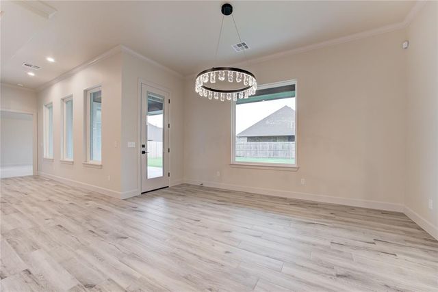 9313 NW 79th Terrace, Yukon, OK 73099