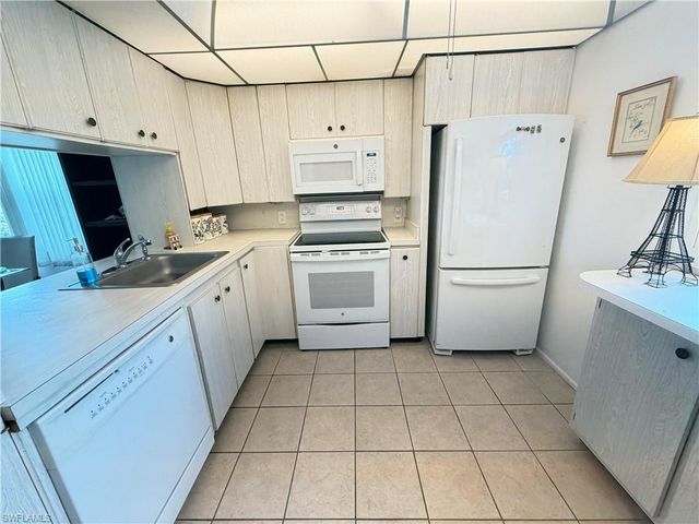 1747 Pebble Beach DR 110, Fort Myers, FL 33907