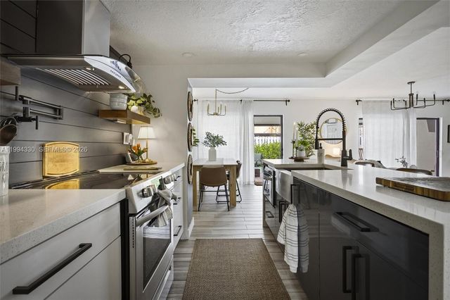 14019 SW 67th Ter, Miami, FL 33183