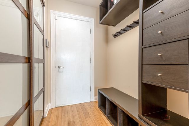 2431 Cobblewood Drive, Northbrook, IL 60062