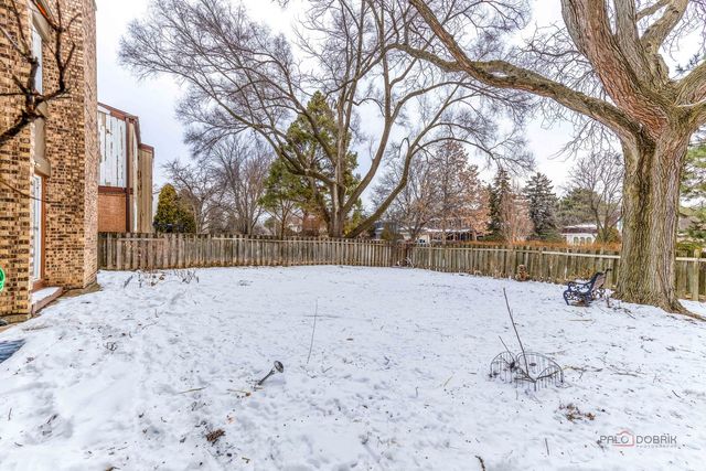 2431 Cobblewood Drive, Northbrook, IL 60062