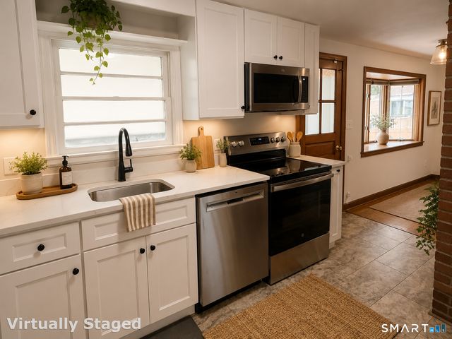 25 Radding Street, Manchester, CT 06042