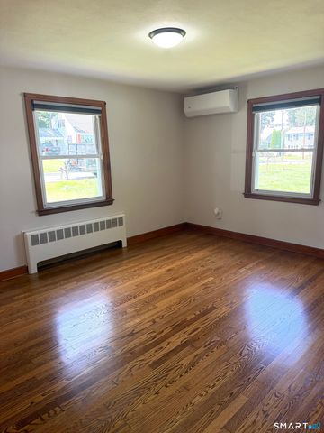 25 Radding Street, Manchester, CT 06042