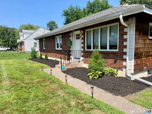 25 Radding Street, Manchester, CT 06042