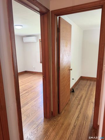 25 Radding Street, Manchester, CT 06042