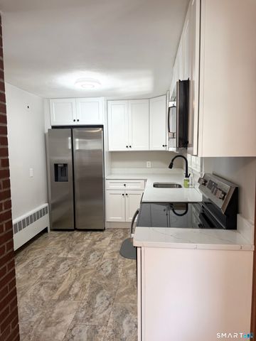 25 Radding Street, Manchester, CT 06042